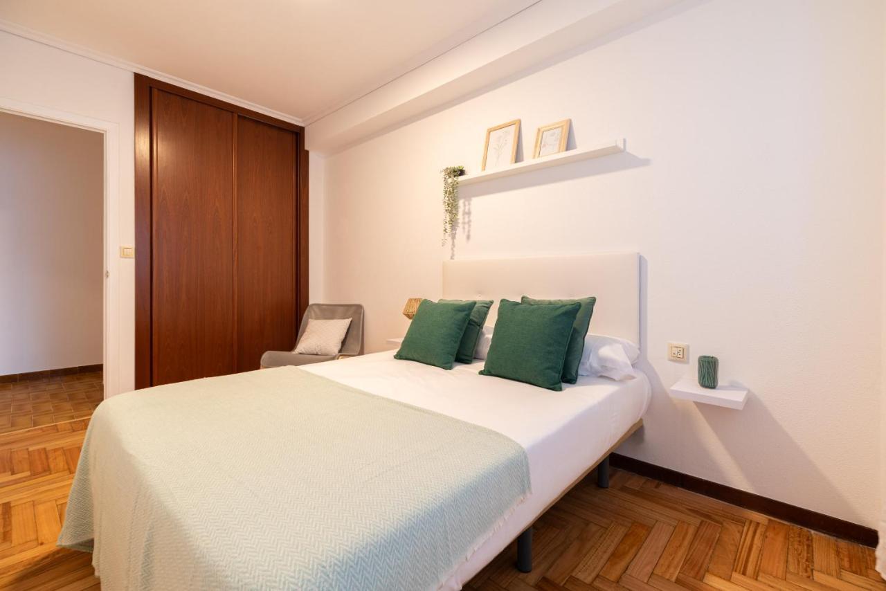 Amplia Vivienda Con Garaje Apartment Vigo Bagian luar foto