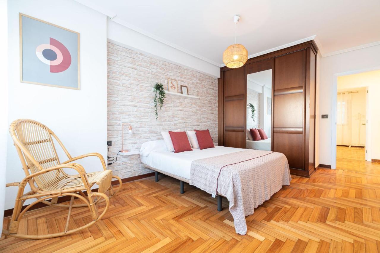 Amplia Vivienda Con Garaje Apartment Vigo Bagian luar foto
