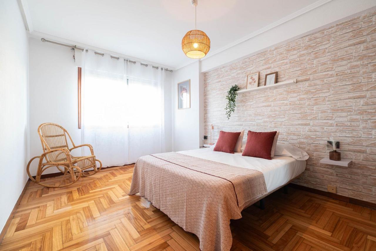 Amplia Vivienda Con Garaje Apartment Vigo Bagian luar foto