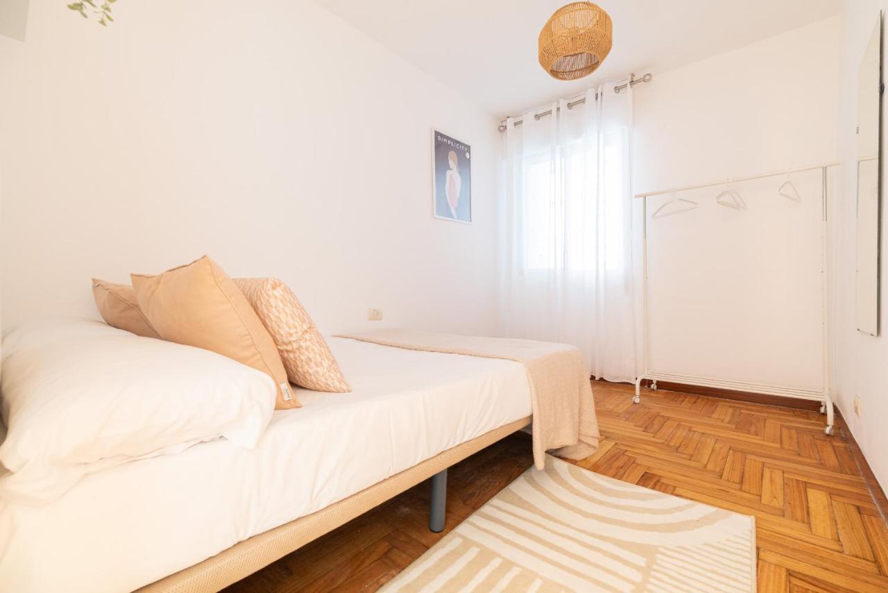 Amplia Vivienda Con Garaje Apartment Vigo Bagian luar foto