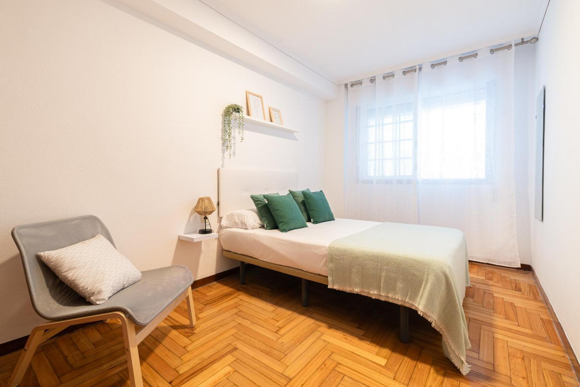 Amplia Vivienda Con Garaje Apartment Vigo Bagian luar foto