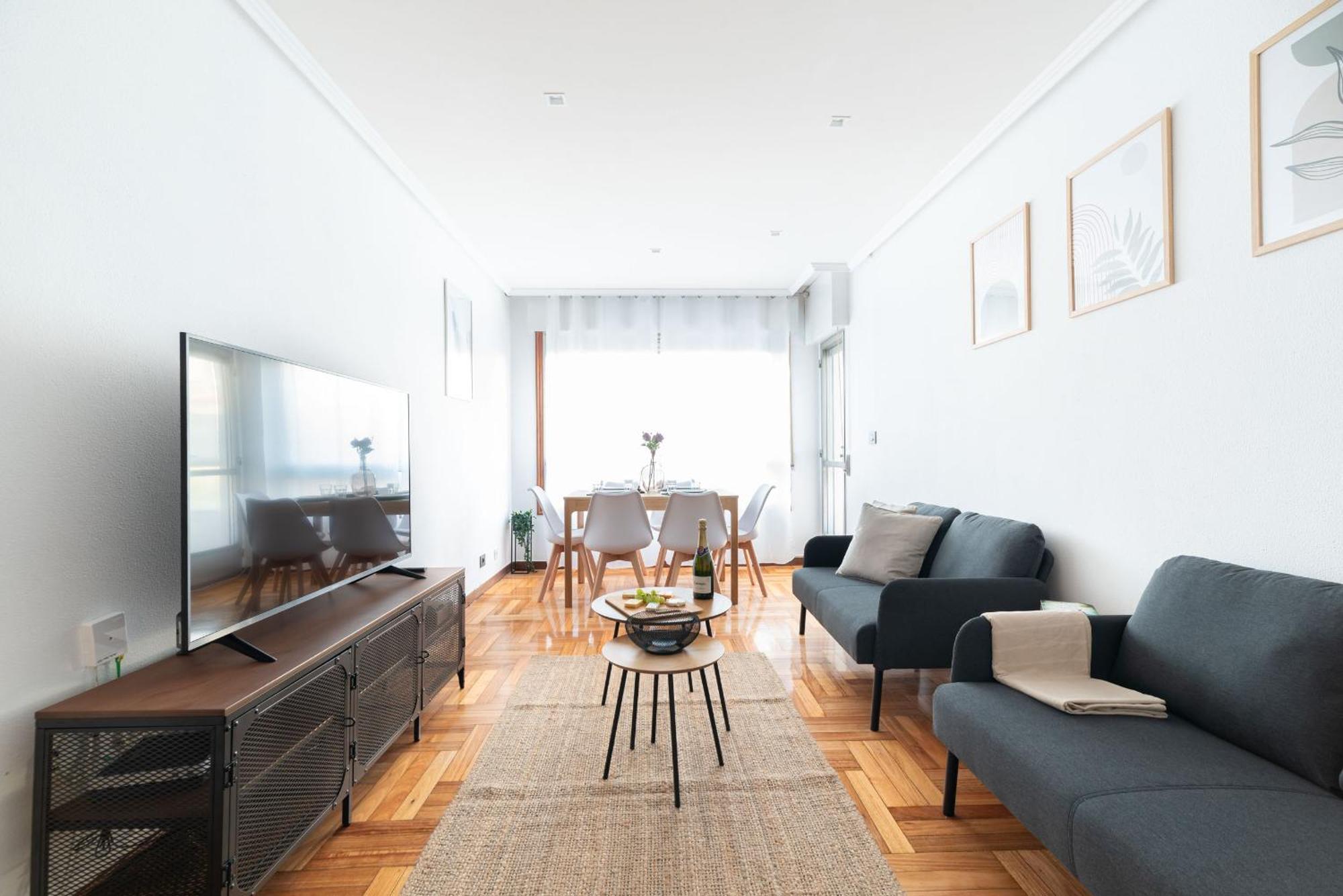 Amplia Vivienda Con Garaje Apartment Vigo Bagian luar foto